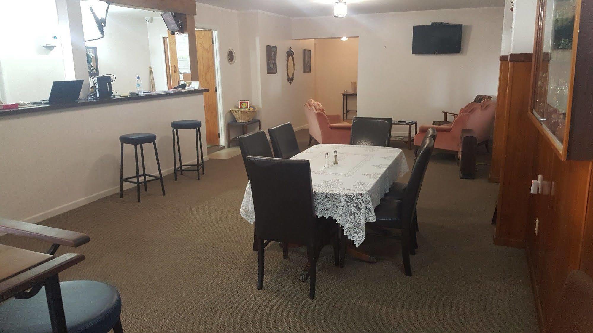 Masonic Hotel Waitara Ngoại thất bức ảnh